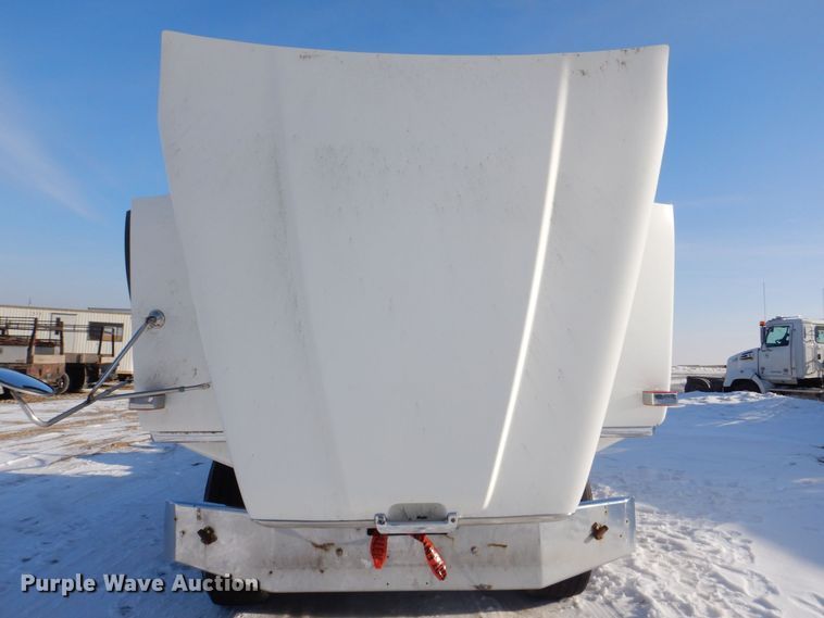 image for item MJ9982 2007 Western Star 4900  semi truck