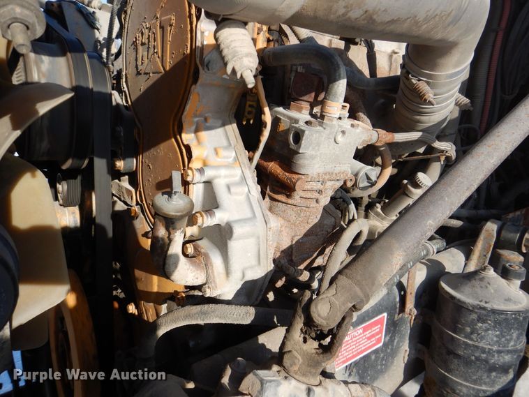 image for item MJ9982 2007 Western Star 4900  semi truck