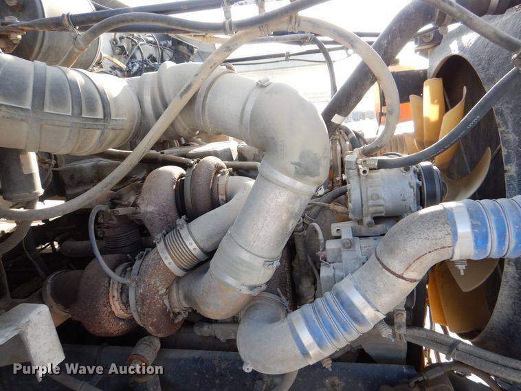 image for item MJ9982 2007 Western Star 4900  semi truck