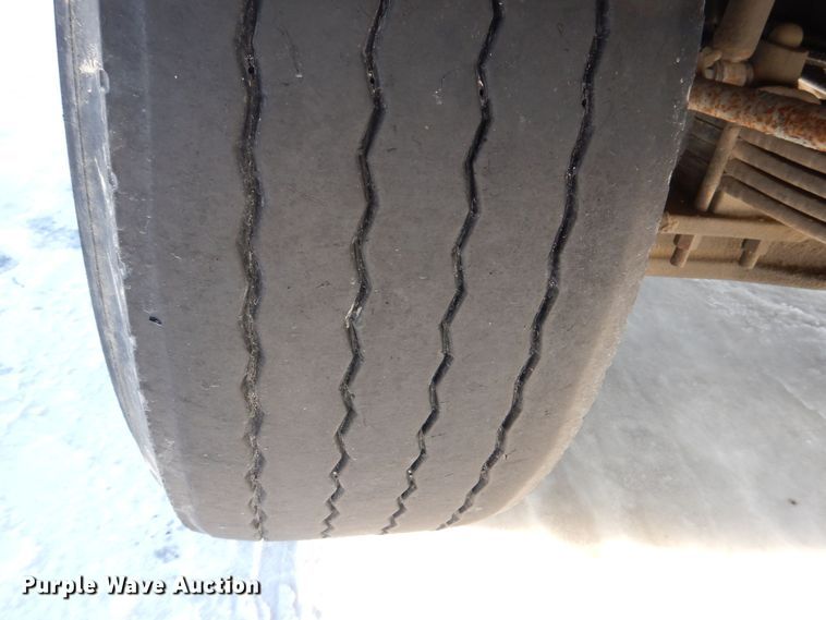 image for item MJ9982 2007 Western Star 4900  semi truck