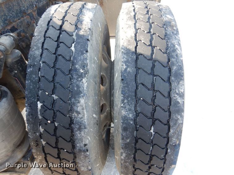 image for item MJ9982 2007 Western Star 4900  semi truck