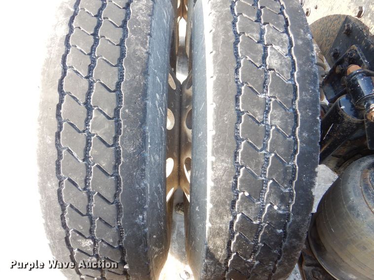 image for item MJ9982 2007 Western Star 4900  semi truck