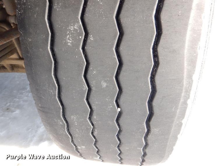 image for item MJ9982 2007 Western Star 4900  semi truck