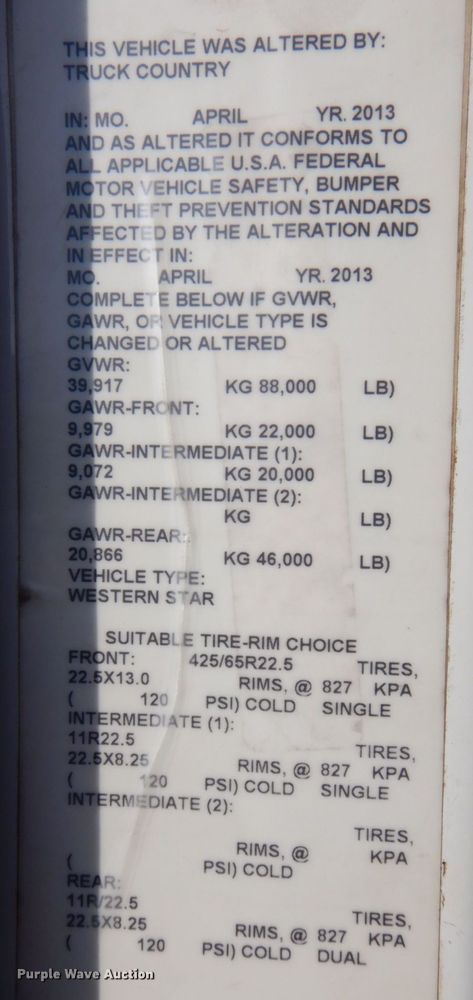 image for item MJ9982 2007 Western Star 4900  semi truck