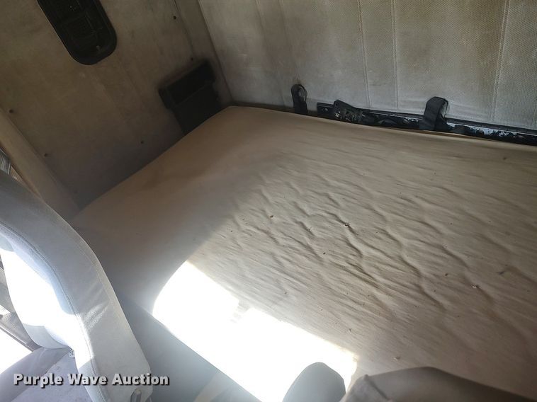 image for item MM9956 1993 Freightliner FLD  semi truck