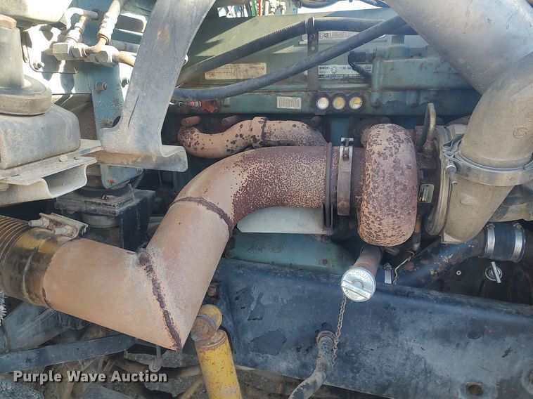 image for item MM9956 1993 Freightliner FLD  semi truck