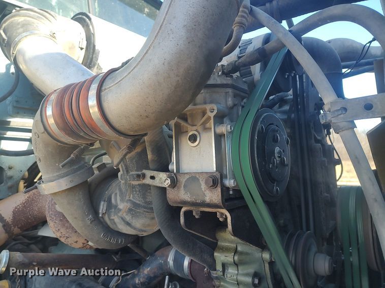 image for item MM9956 1993 Freightliner FLD  semi truck