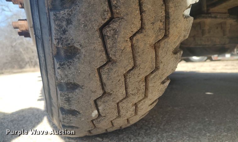 image for item MM9956 1993 Freightliner FLD  semi truck