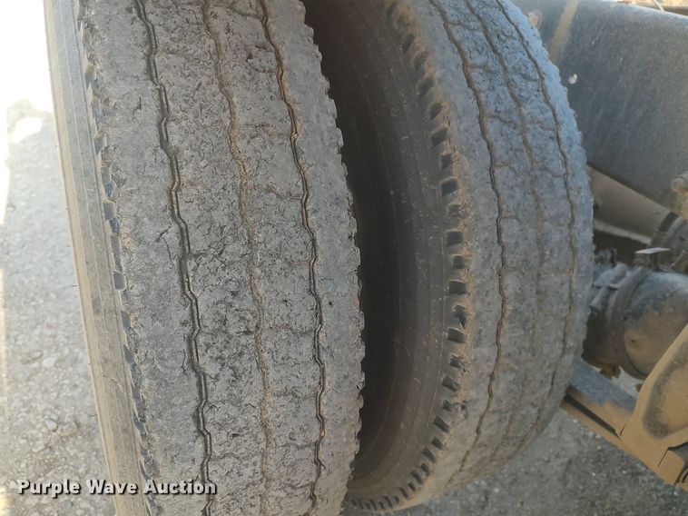 image for item MM9956 1993 Freightliner FLD  semi truck