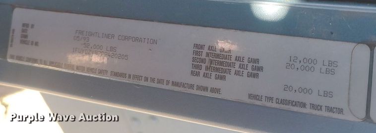 image for item MM9956 1993 Freightliner FLD  semi truck