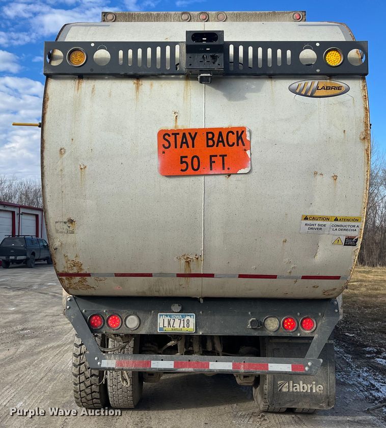 image for item MW9449 2007 Mack LE613 refuse truck