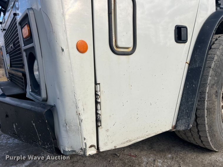 image for item MW9449 2007 Mack LE613 refuse truck