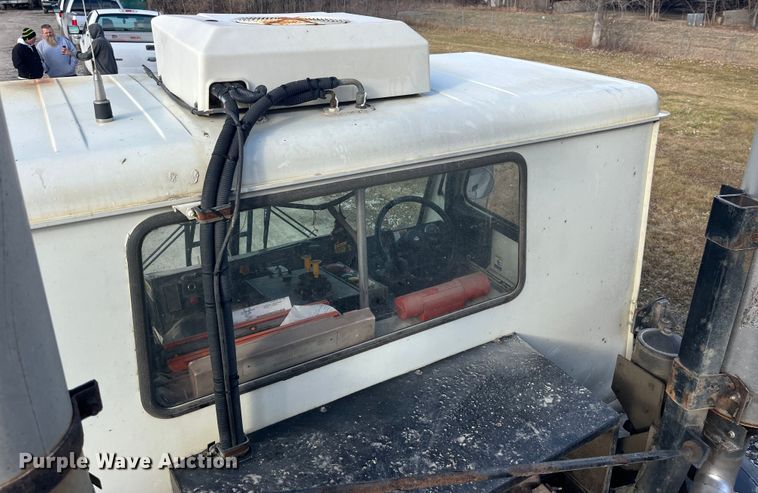 image for item MW9449 2007 Mack LE613 refuse truck