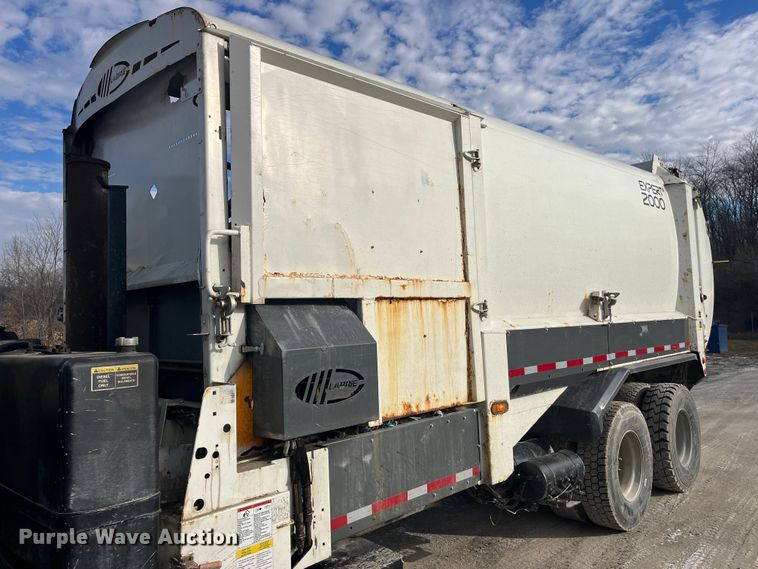 image for item MW9449 2007 Mack LE613 refuse truck