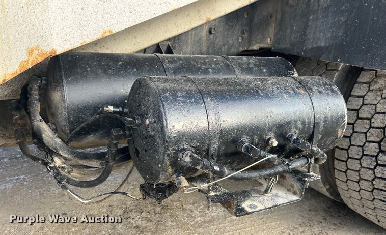 image for item MW9449 2007 Mack LE613 refuse truck