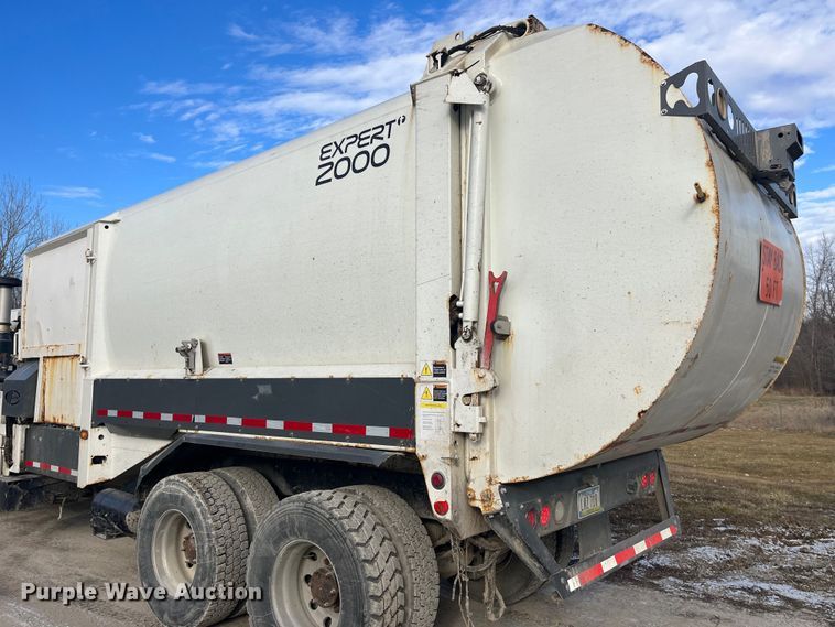 image for item MW9449 2007 Mack LE613 refuse truck