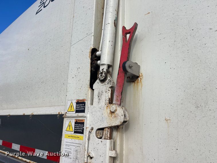 image for item MW9449 2007 Mack LE613 refuse truck