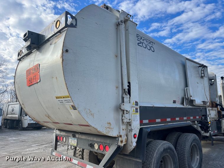 image for item MW9449 2007 Mack LE613 refuse truck