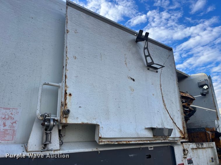 image for item MW9449 2007 Mack LE613 refuse truck