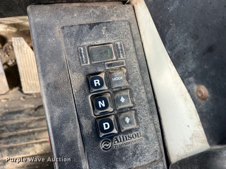 image for item MW9449 2007 Mack LE613 refuse truck