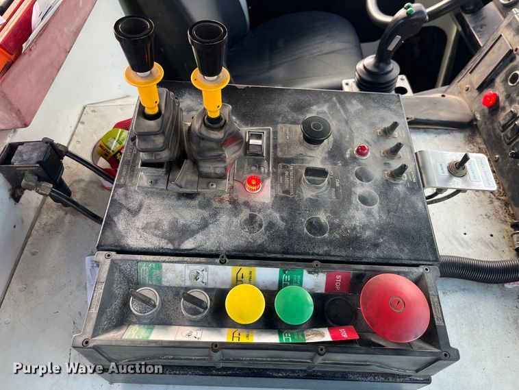 image for item MW9449 2007 Mack LE613 refuse truck