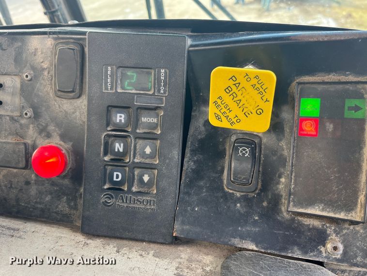 image for item MW9449 2007 Mack LE613 refuse truck