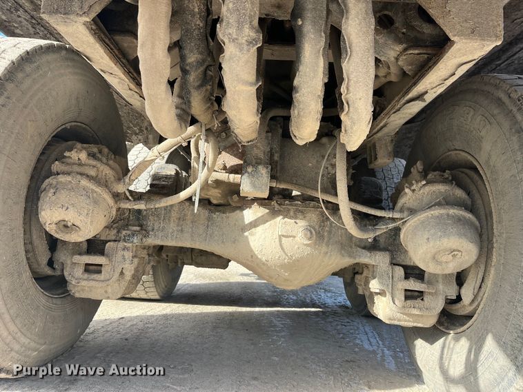 image for item MW9449 2007 Mack LE613 refuse truck