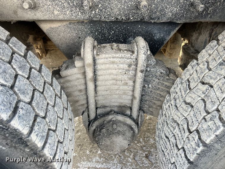 image for item MW9449 2007 Mack LE613 refuse truck