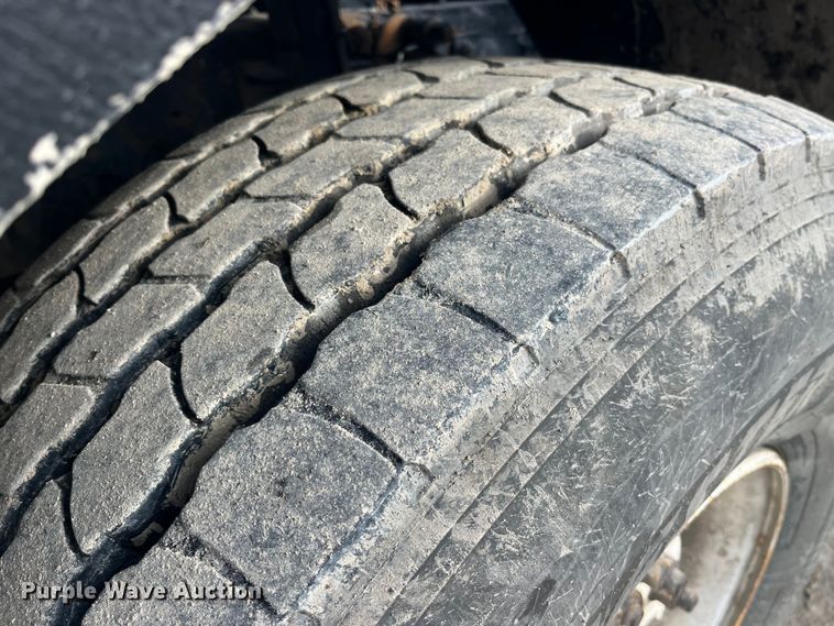 image for item MW9449 2007 Mack LE613 refuse truck