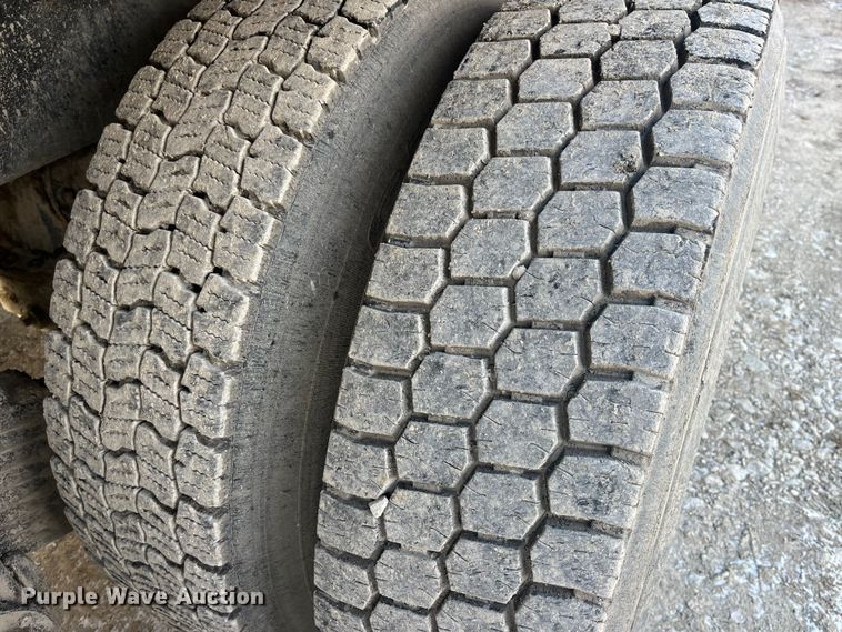 image for item MW9449 2007 Mack LE613 refuse truck