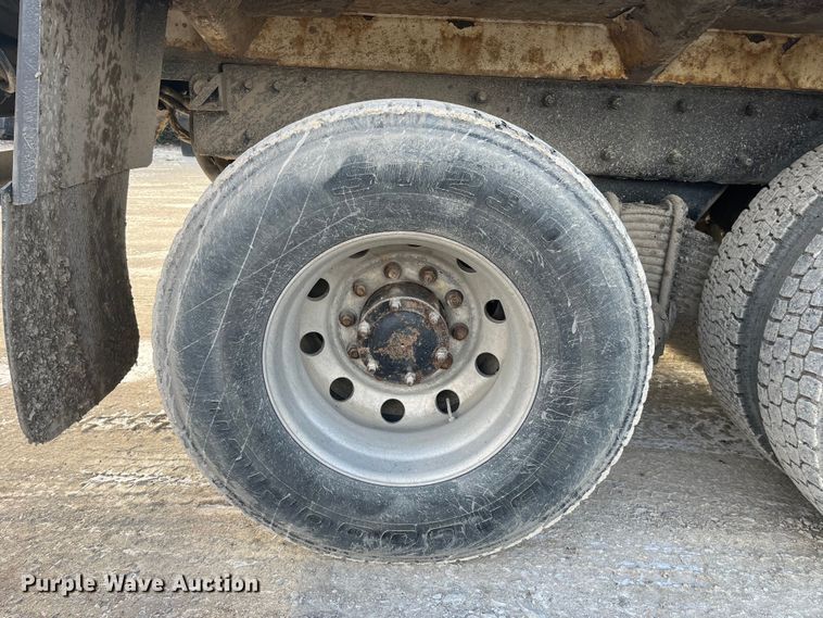 image for item MW9449 2007 Mack LE613 refuse truck