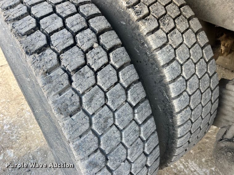 image for item MW9449 2007 Mack LE613 refuse truck