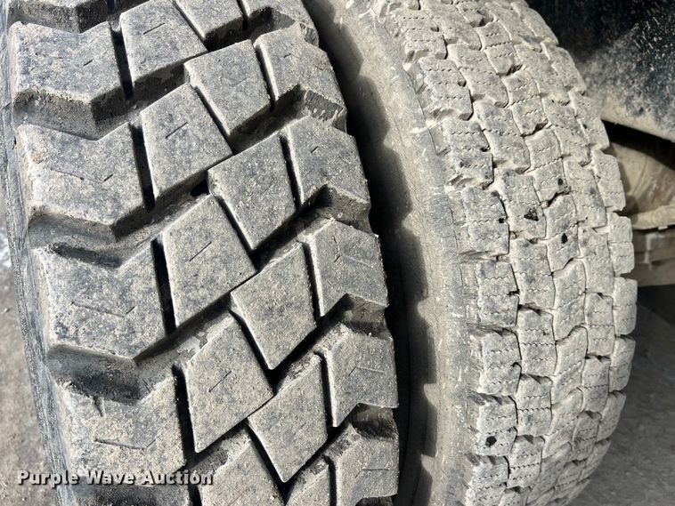 image for item MW9449 2007 Mack LE613 refuse truck