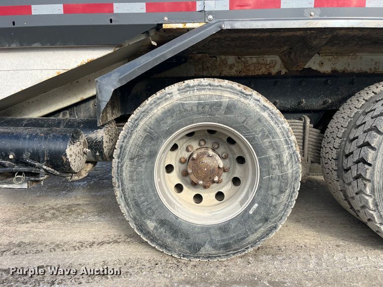 image for item MW9449 2007 Mack LE613 refuse truck