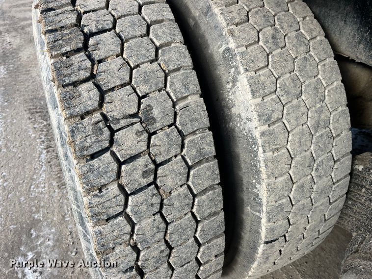 image for item MW9449 2007 Mack LE613 refuse truck