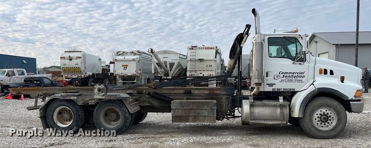 image for item MW9450 2004 Sterling L9500  roll-off container truck