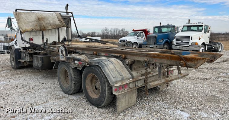 image for item MW9450 2004 Sterling L9500  roll-off container truck