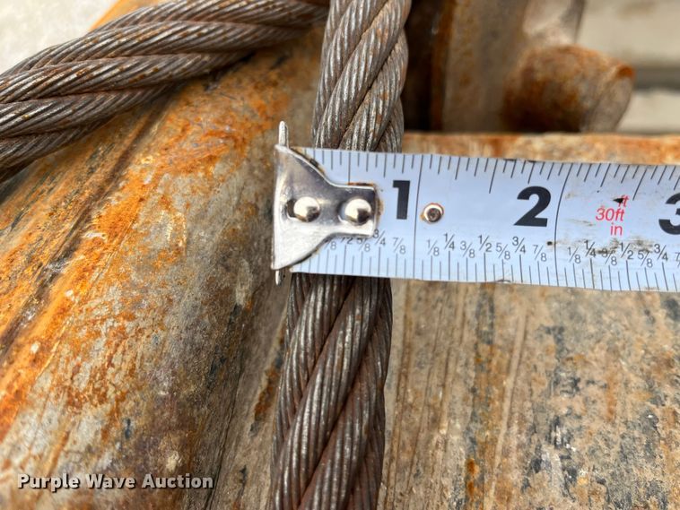 image for item MW9450 2004 Sterling L9500  roll-off container truck