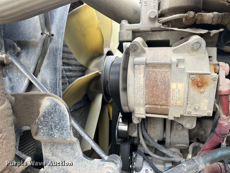 image for item MW9450 2004 Sterling L9500  roll-off container truck