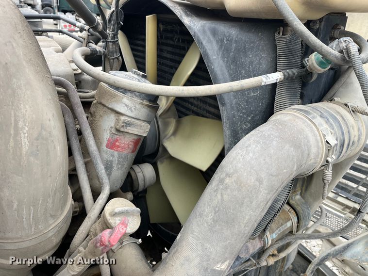 image for item MW9450 2004 Sterling L9500  roll-off container truck