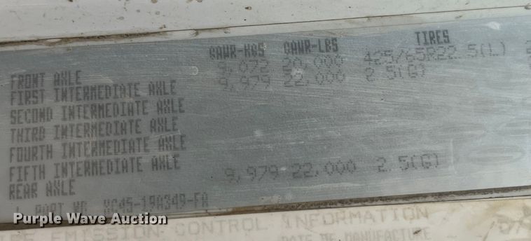 image for item MW9450 2004 Sterling L9500  roll-off container truck