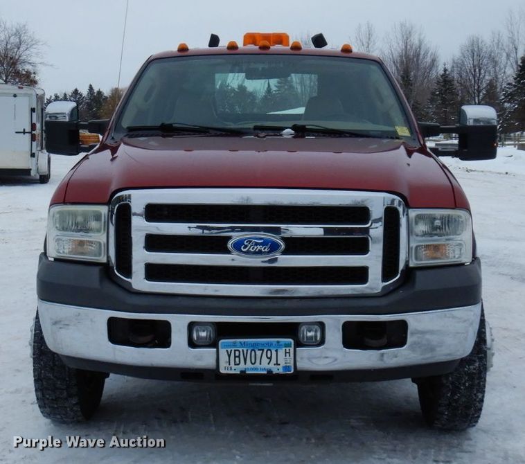 image for item AF9309 2005 Ford F450 Super Duty  Crew Cab utility / service truck