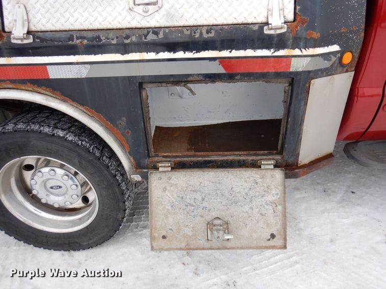 image for item AF9309 2005 Ford F450 Super Duty  Crew Cab utility / service truck