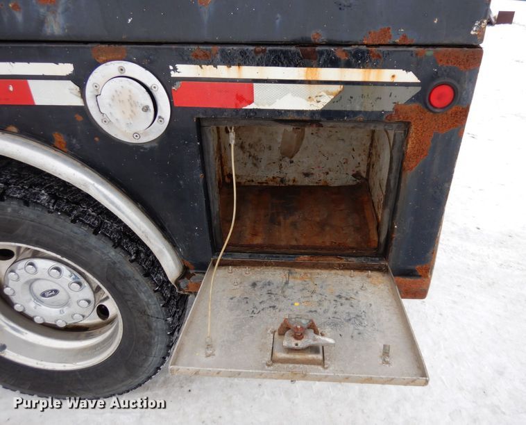 image for item AF9309 2005 Ford F450 Super Duty  Crew Cab utility / service truck