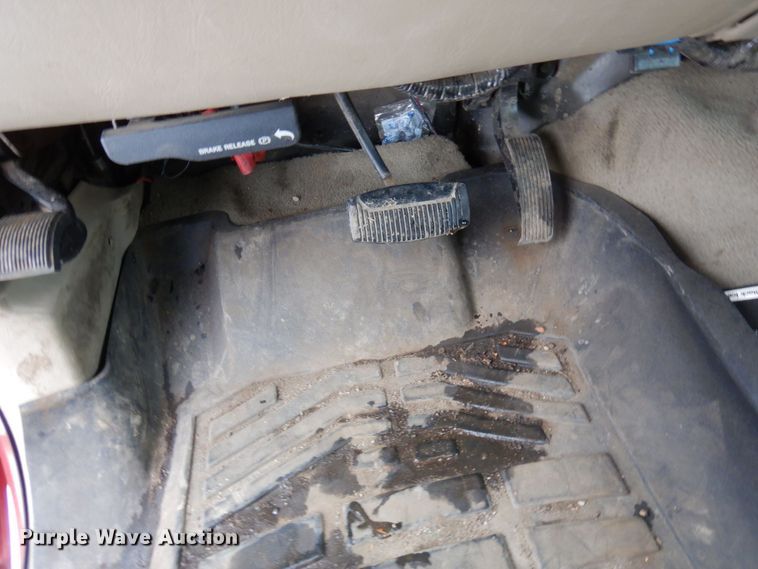 image for item AF9309 2005 Ford F450 Super Duty  Crew Cab utility / service truck