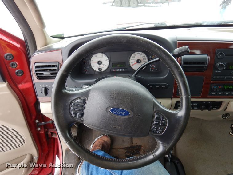 image for item AF9309 2005 Ford F450 Super Duty  Crew Cab utility / service truck