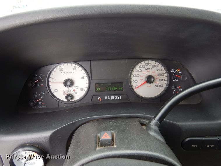 image for item AF9309 2005 Ford F450 Super Duty  Crew Cab utility / service truck