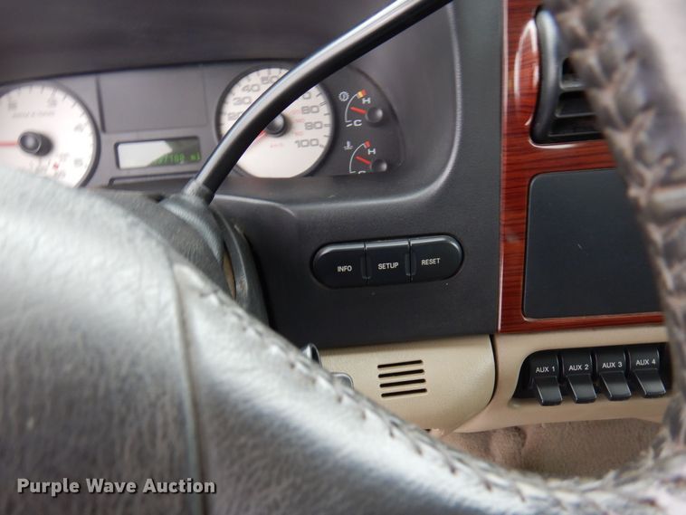 image for item AF9309 2005 Ford F450 Super Duty  Crew Cab utility / service truck