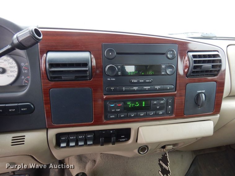 image for item AF9309 2005 Ford F450 Super Duty  Crew Cab utility / service truck