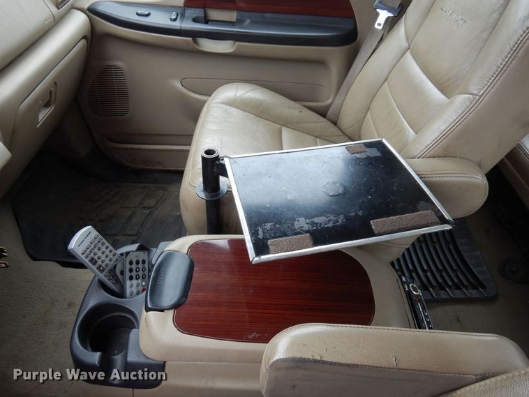 image for item AF9309 2005 Ford F450 Super Duty  Crew Cab utility / service truck